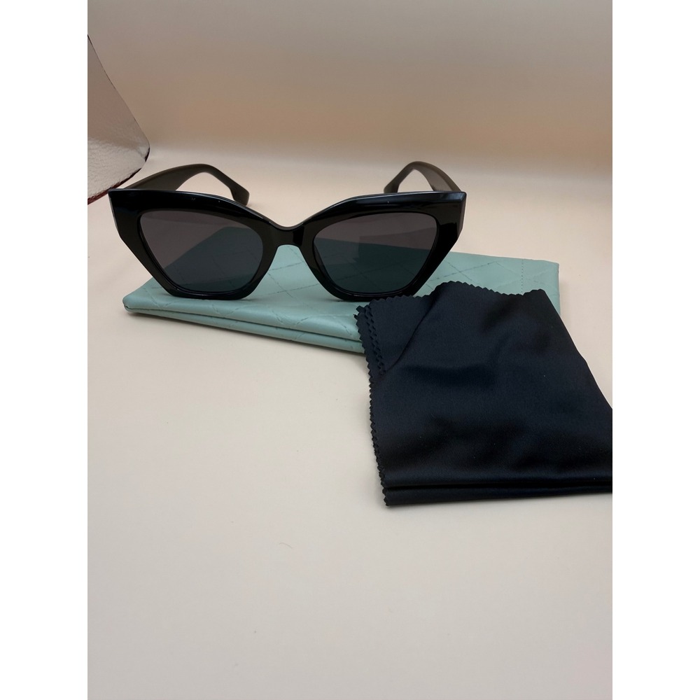 Cocus Pocus Grace Black Cat Eye Sunglasses with Quilted Case Goth Chic Dark‎